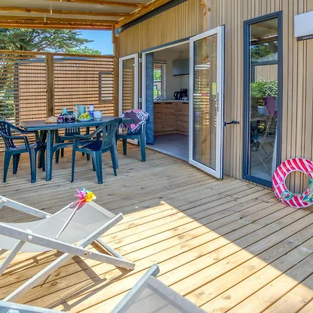 Camping Le Petit Rocher-2